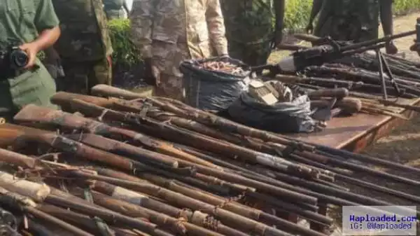 Photos: Army Displays Weapons Recovered From Robbers & Cattle Rustlers In North East Nigeria